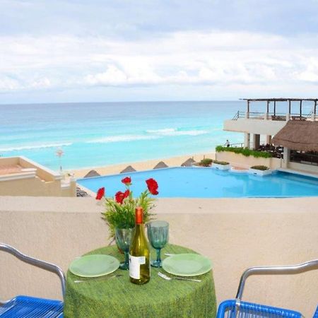 Ocean Front Suite, balcony, kitchen. Cancún Exterior foto