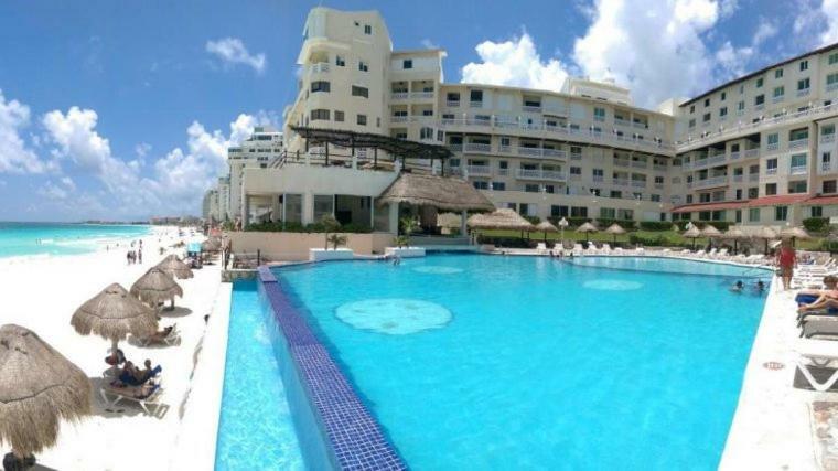 Ocean Front Suite, balcony, kitchen. Cancún Exterior foto
